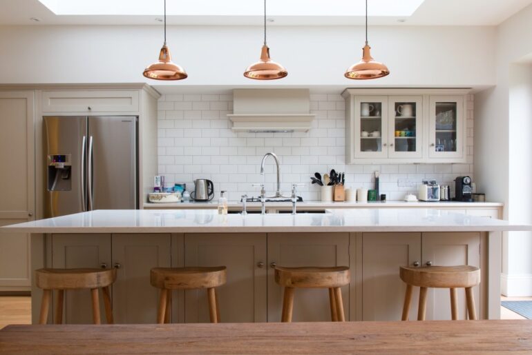 HOW TO RESTART YOUR FASHION LIFE WITH MINIMALISM