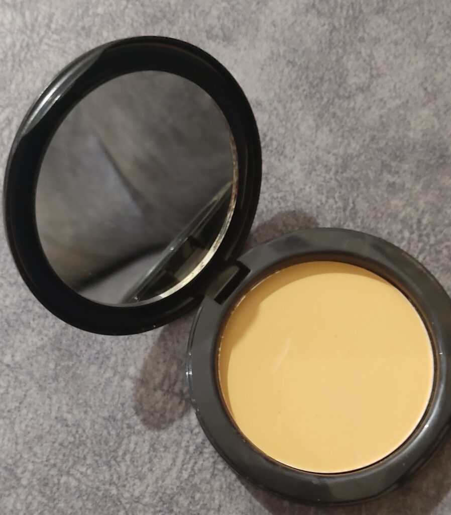 Maybelline fit me warm nude compact powder